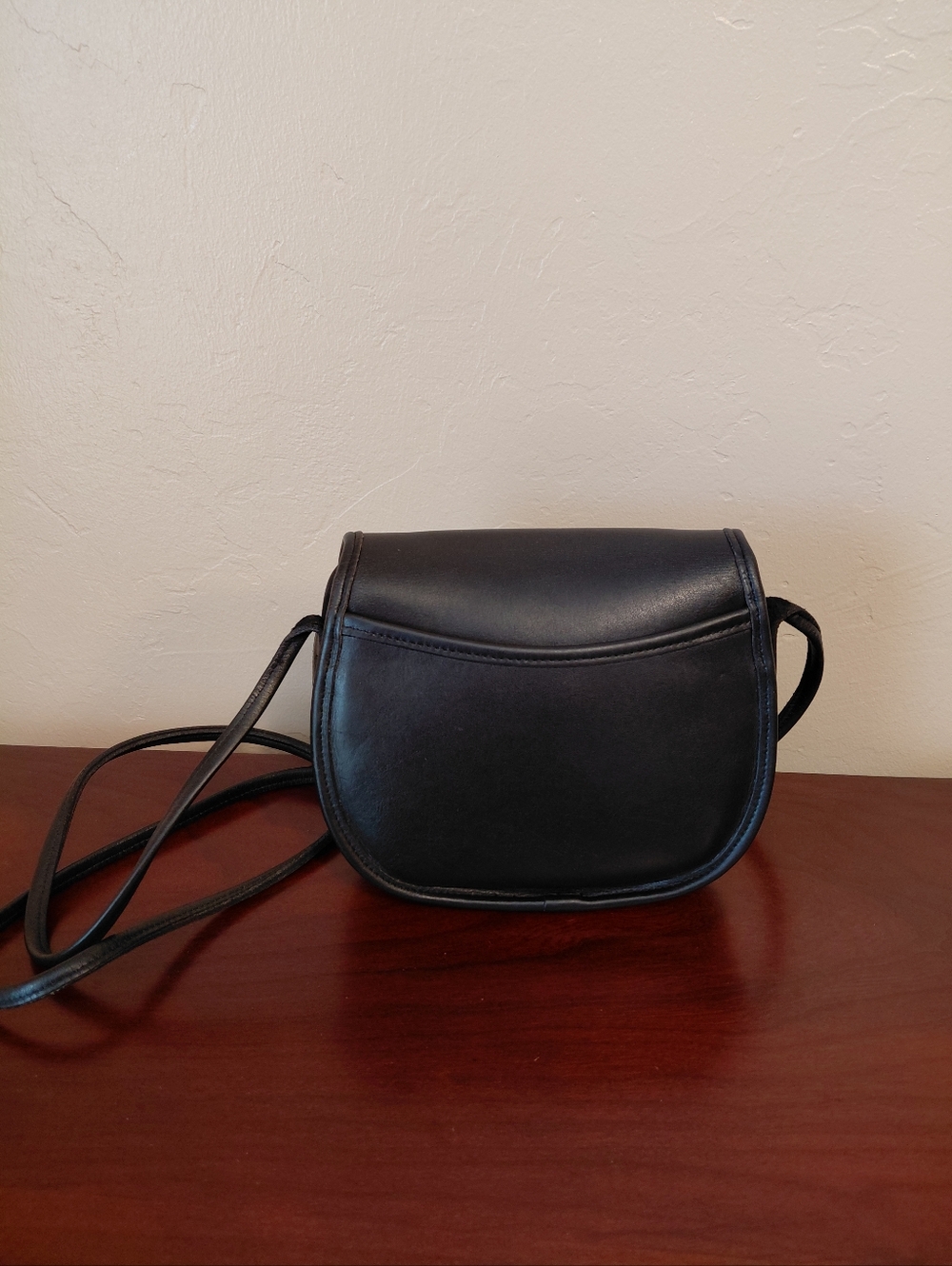 Coach Vintage Casey Black Leather Crossbody Style 9923 - Picture 2 of 12